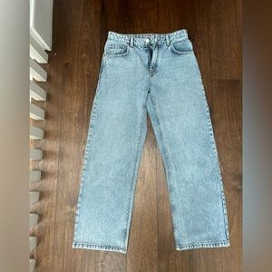 NWOT 12 STOREEZ jeans. Light blue. Straight fit. Size XS.